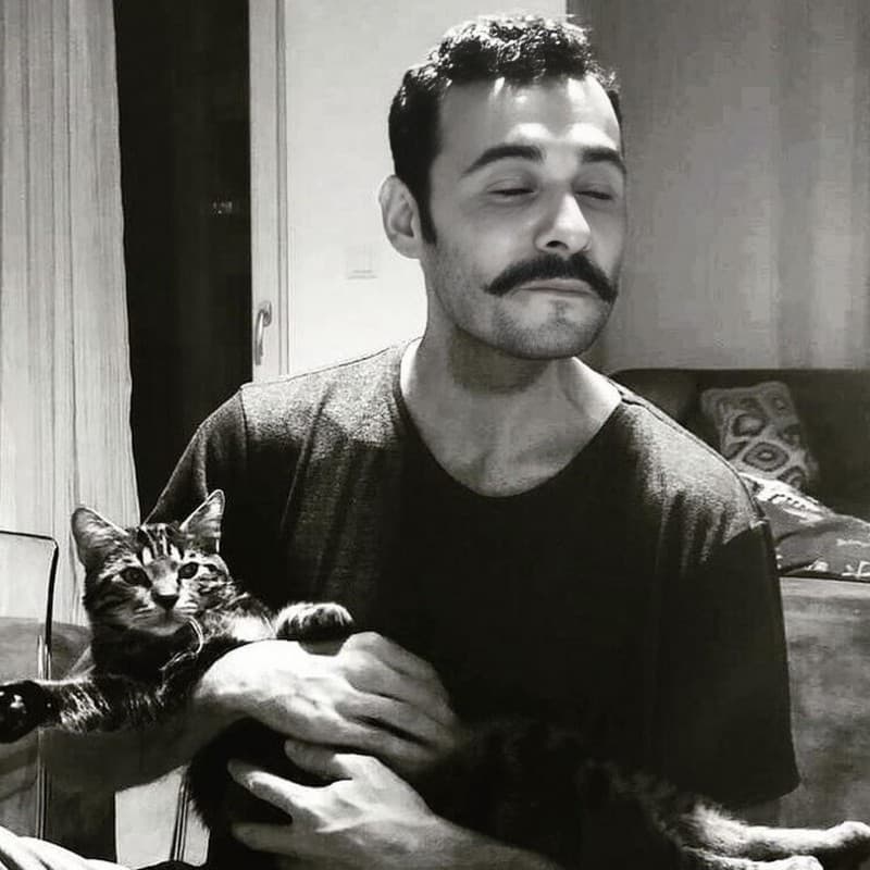 Eren Boz — yazar ve çizer fotoğrafı